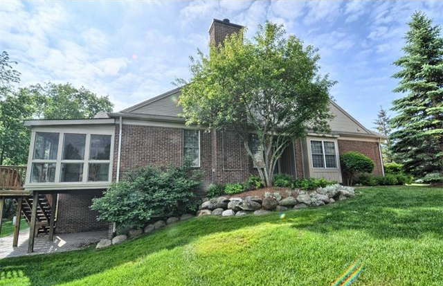 Homes for sale in Maple Ridge Creek Village Rochester MI 